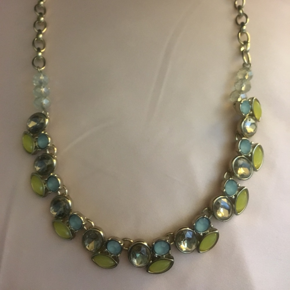 💥💥jeweled Necklace w gold links accents💥💥